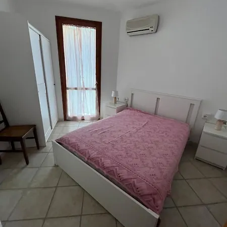 Casa Al Piano Terra Con Salone E Due Da Letto Feriehus *