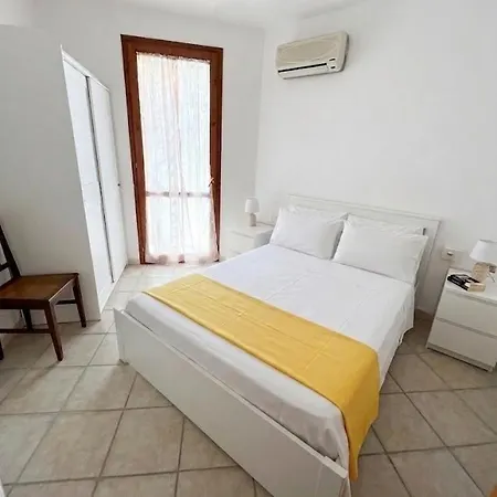 Casa Al Piano Terra Con 2 Da Letto, Parcheggio Privato E Piscina Condominiale Vakantiehuis